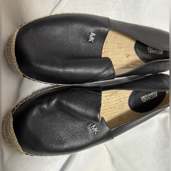 Michael Kors Black
Leather Espadrille
Slip-On Flats Size 9M - Picture 11 of 14